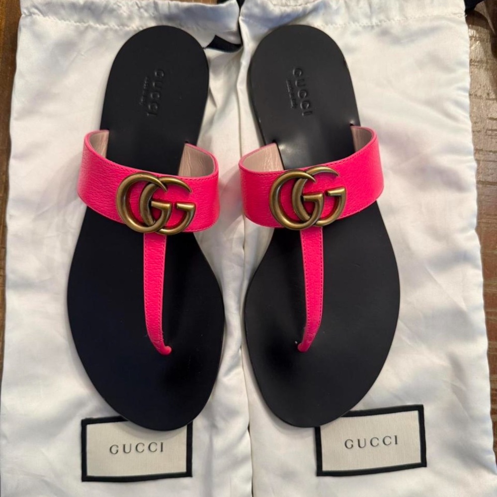 Gucci Calfskin GG Marmont Thong Sandals